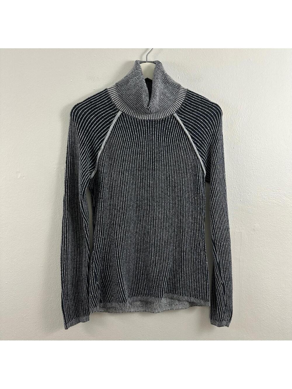 Abercrombie & Fitch Turtle Neck Ribbed Knit Gray Sweater Women's Size S